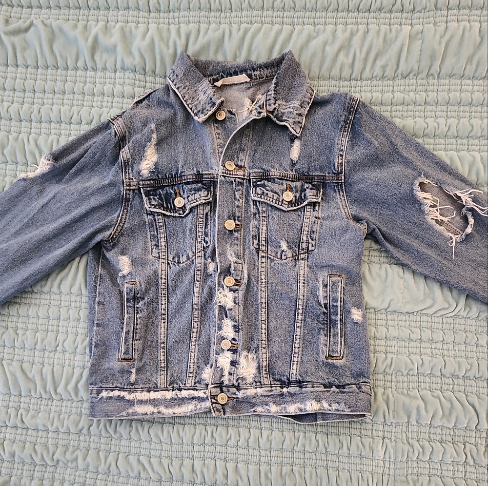 American Threads Extremely Distressed Jean Jacket Size Small - EUC
